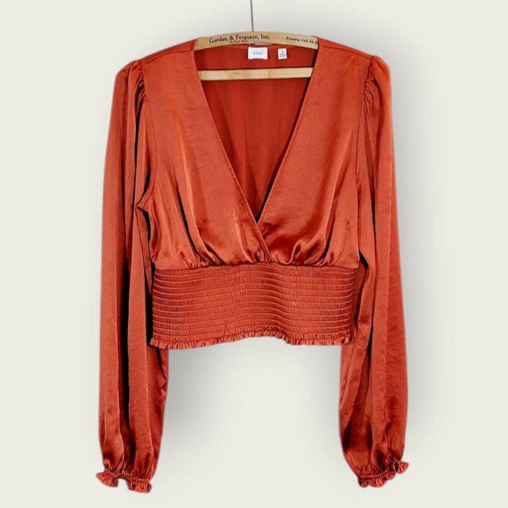 Aritzia Wilfred Wistful Blouse In Revel Red Satin Smocked Surplice Cropped Med - Picture 4 of 12